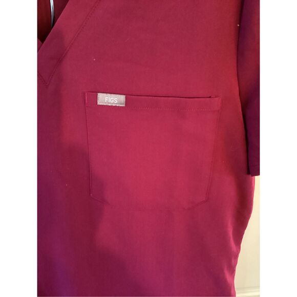 Figs Scrub Set Sz L Catarina Top with Pocket Zamora Scrub Pants Magenta - Picture 4 of 12